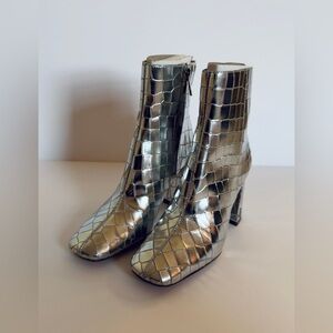 Sam Edelman Codie Croc-Embossed Leather Ankle Boots Heels Metallic Silver 6.5